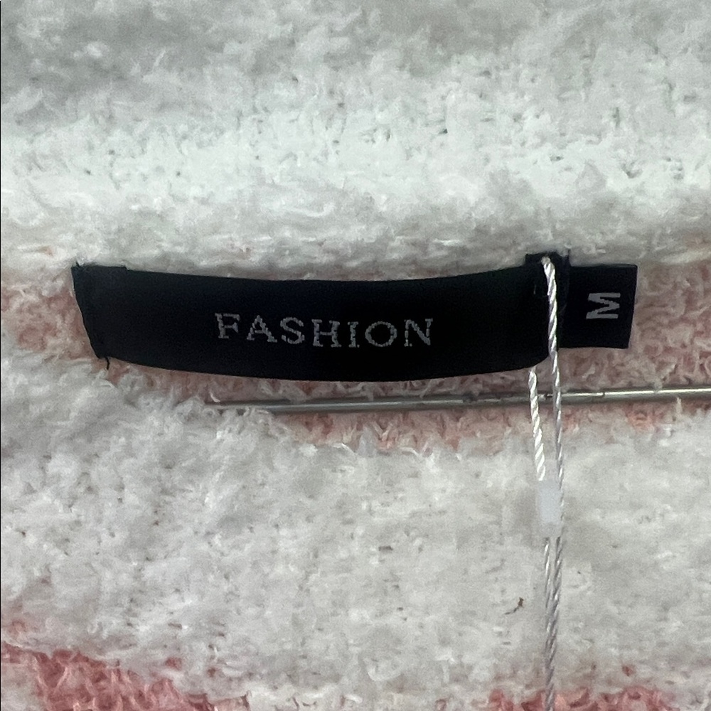 Women's Pink and White Sweater set - Picture 5 of 5